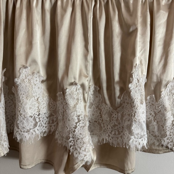 BUNDLE OF 2 Silk Lace Trim Shorts - Picture 4 of 9